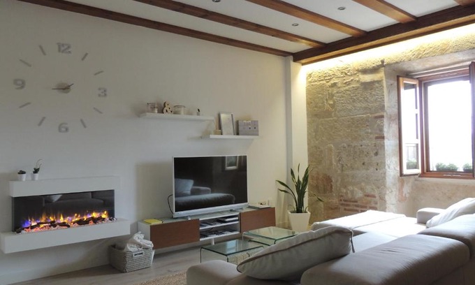 Tenerias Apartment | Elegantly Designed Apartamento Ribera Del Puente for Families