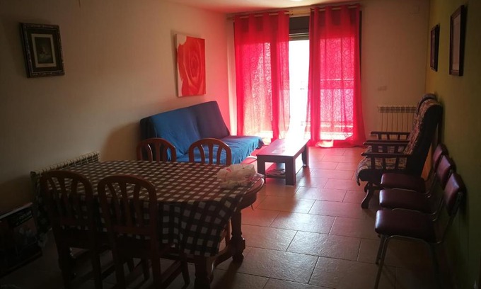 Aren Apartment | Cozy Rural Apartment Escarla with Breakfast & Family Friendly
