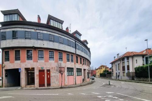 Posada de Llanes Apartment | Pet-Friendly Getaway at Apartamento Saavedra, 4-Star Comfort