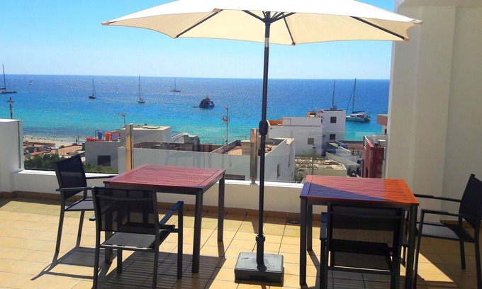 Morro Jable Apartment | Beachside Retreat: Apartamento Sarah 2A with Free WIFI