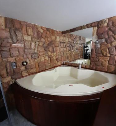 Centro Apartment | Pet-Friendly Spa Apartment with Ocean Views and Hot Tub