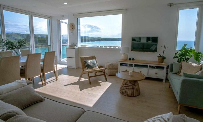 Suances Apartment | Beachfront Apartment Sunset with Ocean Views & High Ratings