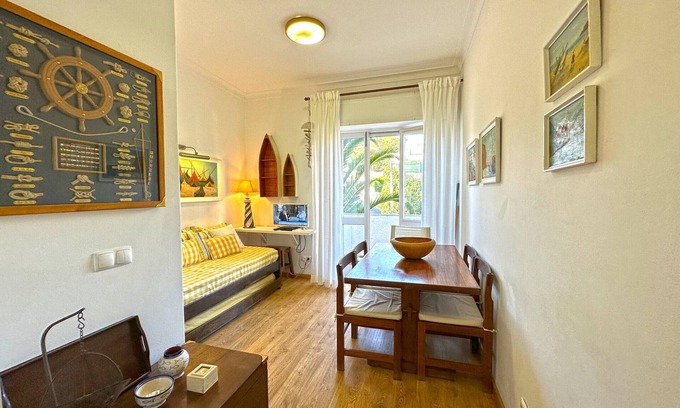 Oura Apartment | Ocean View Comfort at Apartamento T1 Oura Praia