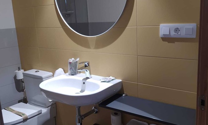 Mondonedo Apartment | Cozy Studio Apartment in Historic Center for Friends & Pilgrims