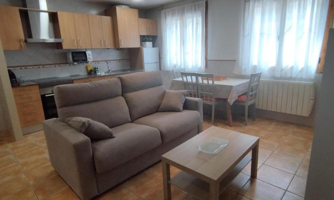 Valderrobres Apartment | Family-Friendly Stay at Apartamento Torre Sancho - Rated 9.3