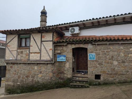Gata Apartment | Pet-Friendly Monteceli Apartment with 8.9/10 Guest Rating