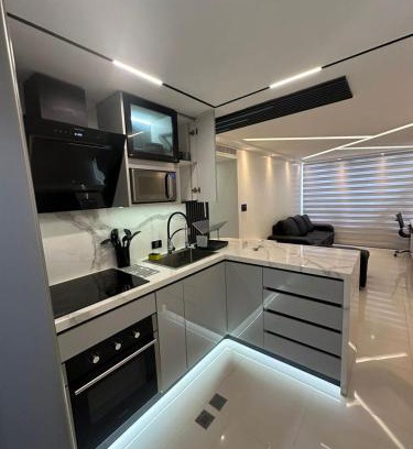 Lecherías Apartment | Top-Rated Lecheria Thai with Private Beach and Pool