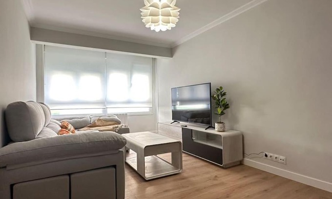 Castro Urdiales Apartment | Seaside Comfort at Apartamentos 2K - Beachfront Retreat