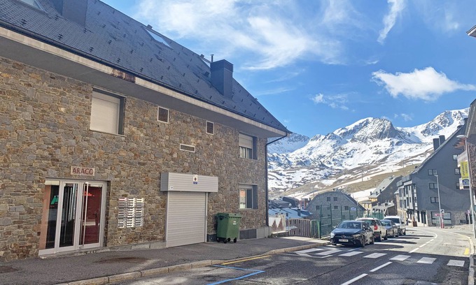 Pas de la Casa Apartment | Pet-Friendly Retreat at Apartamentos Araco 3000