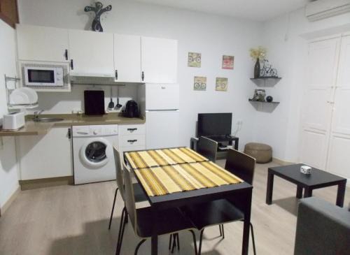Plasencia Apartment | Pet-Friendly Stay at Apartamentos Capuchinas - Rated 8.6/10