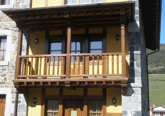 Orzales Apartment | Exceptional Villa Ferrera Posada Rural: Family-Friendly Retreat