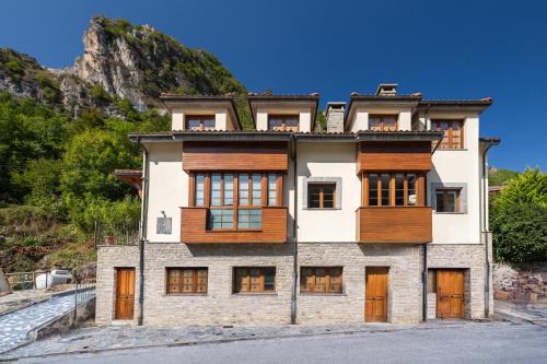 Pola de Somiedo Apartment | Exceptional Stay at Apartamentos Casa Miño: Family-Friendly!