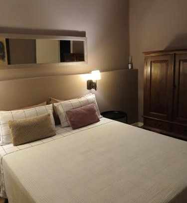 Lleida Apartment | Comfortable "Casa Melé" Apartments with Optional Parking