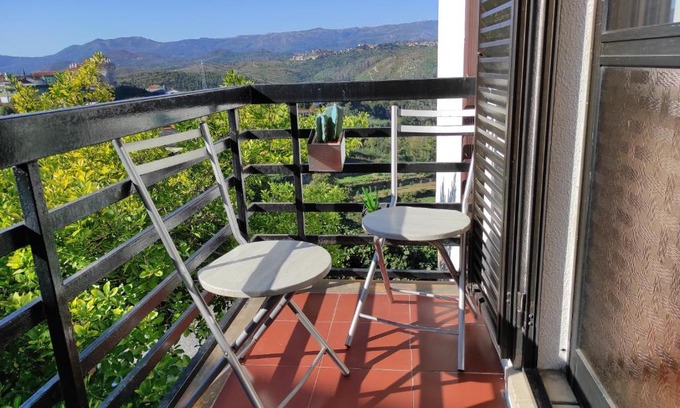 Sao Tiaguinho Apartment | Family-Friendly Apartamentos Cimo de Vila with High Ratings