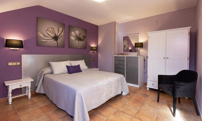 Escalona Hotel | Family-Friendly Apartamentos Cinca with Top Guest Reviews