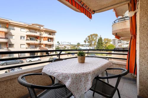 Cunit Apartment | Family-Friendly Retreat at Apartamentos Cunidor - Cunit