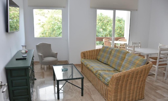 Zahara de los Atunes Apartment | Family-Friendly Stay at Apartamentos Doña Lola Zahara