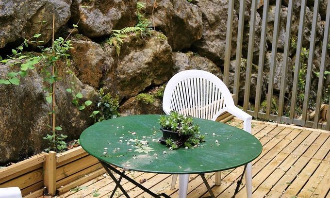 Valcarlos Hotel | Mountain Retreat: Apartamentos De Montaña Mendiola Awaits