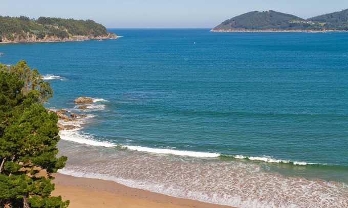 Covas Apartment | Cozy Oceanfront Apartments at Duerming Park Viveiro