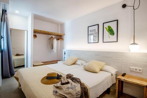 Es Pujols Apartment | Oceanfront Apartamentos Es Pujols - Guest Rated 9/10