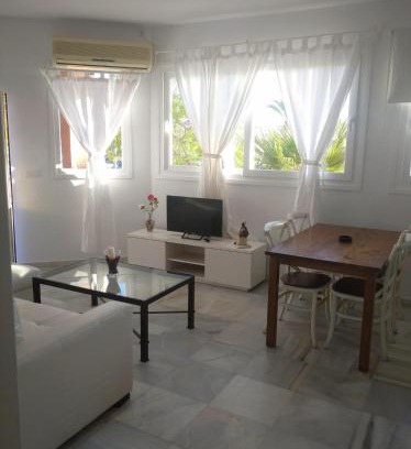 Sanlucar de Barrameda Apartment | Relax at Apartamentos Sanlúcar Beach with Ocean Views
