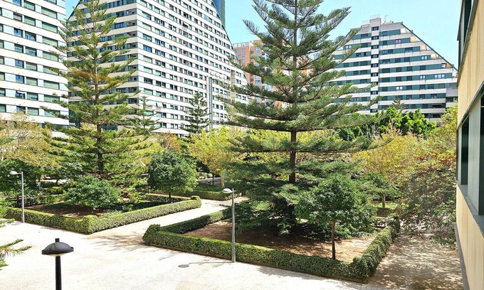 Ciutat de les Arts i les Ciencies Apartment | Modern APARTAMENTOS LAS CIENCIAS with Free WiFi & Parking