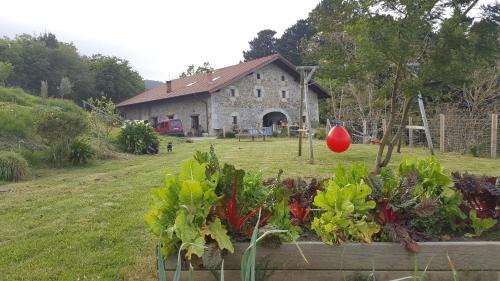 Ispaster Apartment | Family-Friendly Apartamentos Iparagirre with Great Amenities