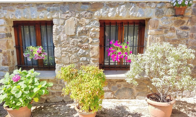 Turieno House | Guest Rated: Apartamentos Javier with Relaxing Spa & Kitchen