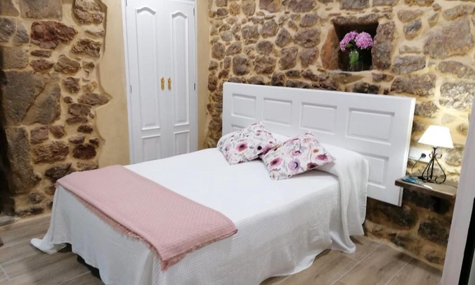 Queveda Apartment | Family-Friendly Retreat at Apartamentos La Casa De Allá