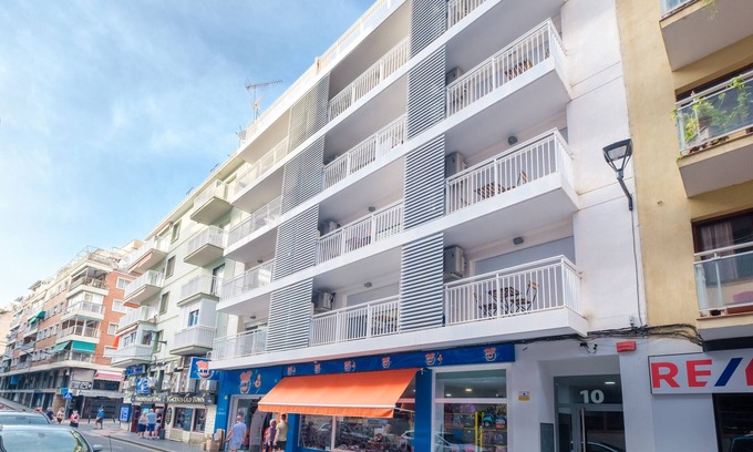 Benidorm Centro Apartment | Oceanfront Apartments in Old Town with Spa & Kitchen