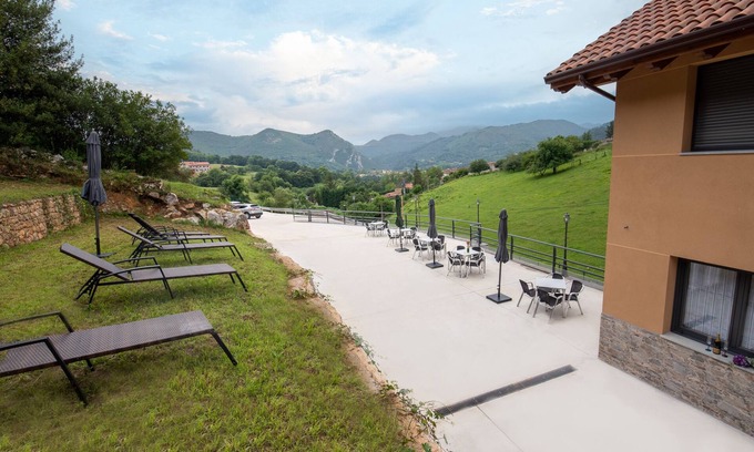 Santa Marina de Oblanca Apartment | Relaxing Escape at Apartamentos Las Caldas with Spa Access