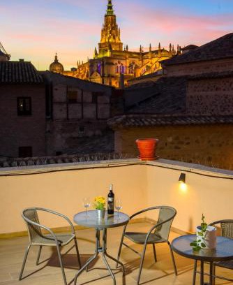 Toledo City Center Apartment | Discover Apartamentos Menorá: Pet-Friendly Oceanfront Retreat