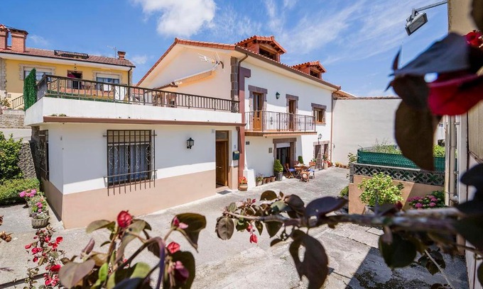 Bareyo Apartment | Family-Friendly Stay at Apartamentos Mirador de Bareyo