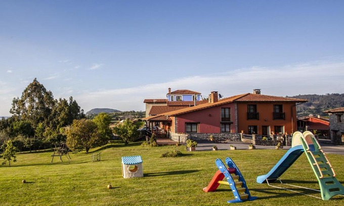 Tornon Apartment | Oceanfront Apartamentos Miradorderodiles with Hot Tub