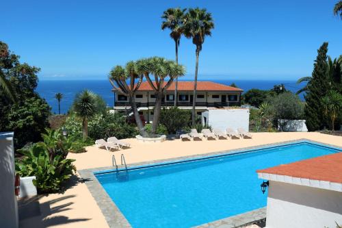 Brena Alta Apartment | Oceanfront Apartamentos Miranda: Rated 8.9/10 with Pool
