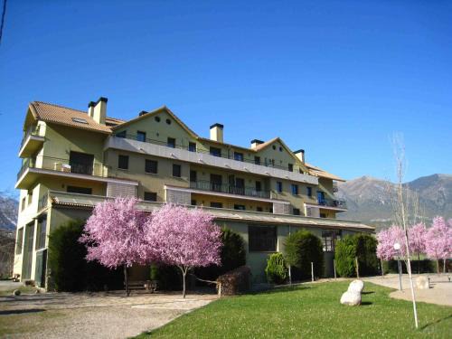 Campo Apartment | Discover Apartamentos Naspún: Family-Friendly Retreat