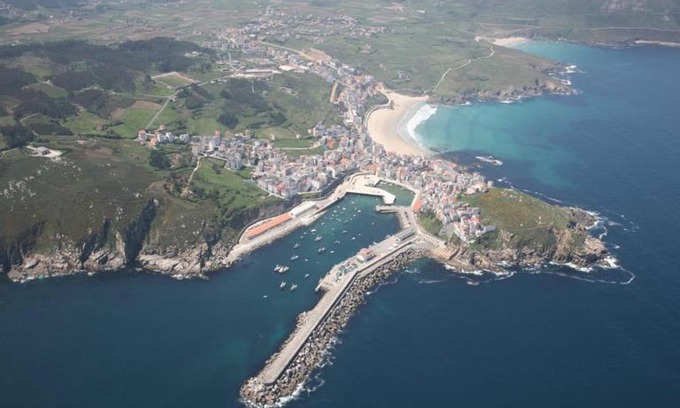 Malpica de Bergantinos Apartment | Oceanfront Apartamentos Nordés2: Rated 9.6 by Guests!