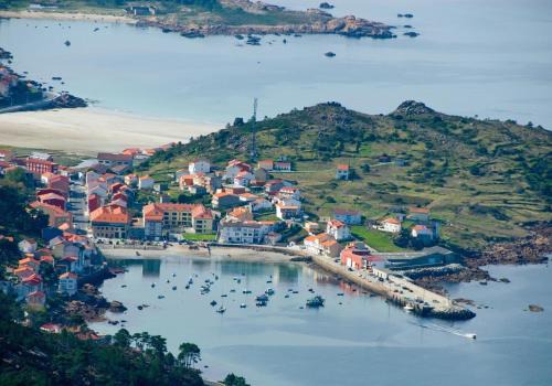 O Pindo Apartment | Oceanfront Apartment Laura: Guest Rated 9.6/10 for Families