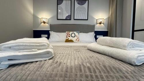 Fazouro Apartment | Pet-Friendly Oceanview Apartamentos Paseo Colón - 4 Stars