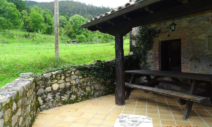 Bode Apartment | Family-Friendly Stay at Apartamentos Picu Moru with Kitchen