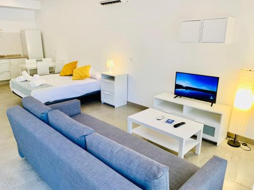 Parque Cruz Conde Apartment | Family-Friendly Apartamentos Pintor Losada with Top Amenities