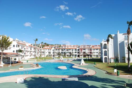Alcossebre Apartment | Relaxing Oceanfront Stay at Apartamentos Playa Romana Park