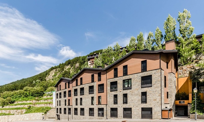 Soldeu Apartment | Inviting Apartamentos Prat de les Molleres with Spa & Breakfast