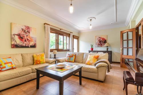 Laredo Apartment | Inviting Private Apartments with Garden in Laredo