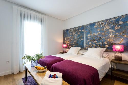 El Porvenir Apartment | Family-Friendly Apartamentos RG Plaza de España - 4 Stars