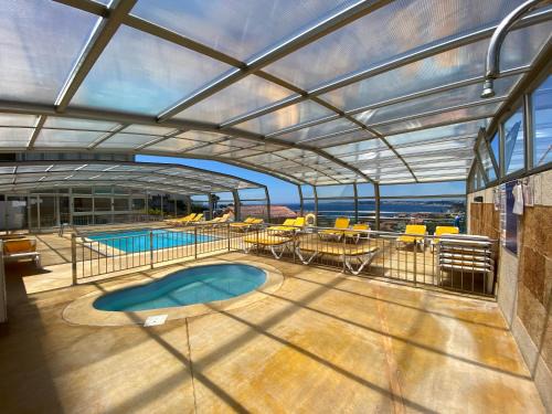 Sanxenxo Apartment | Oceanfront Apartamentos Riveiro: Family-Friendly Escapes