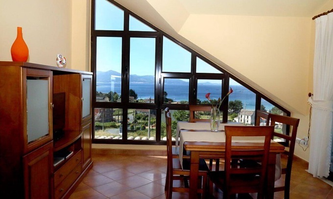 Abelleira Apartment | Inviting Oceanfront Apartamentos Rurales Abelleira Getaway