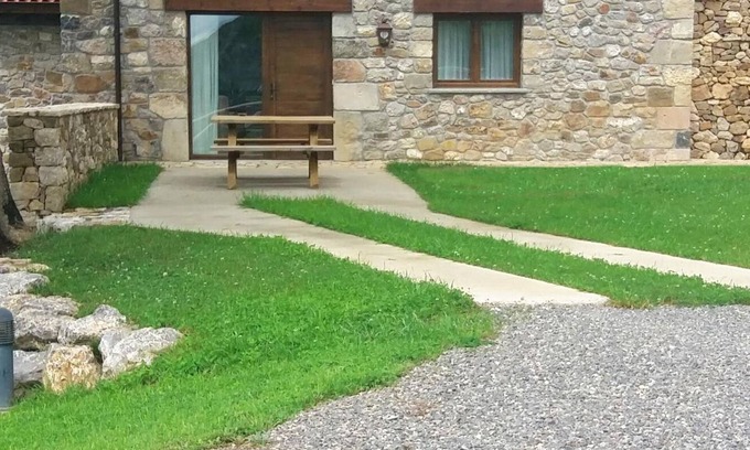 Collia Cottage | Discover Pet-Friendly Apartamentos Rurales 'Casa la Piedra'