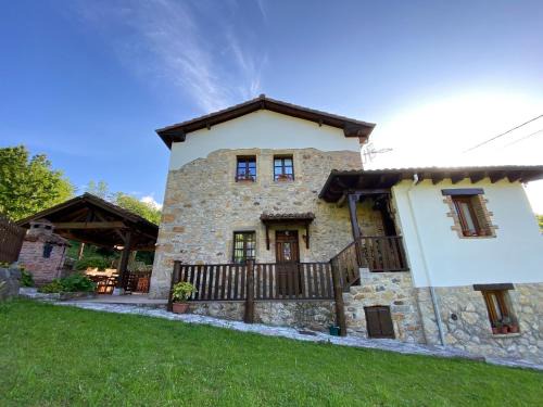 Soto de la Ensertal Apartment | Family-Friendly Apartamentos Rurales La Caviana - Rated 8.7!