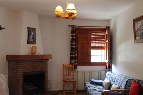 Capileira Apartment | Cozy Apartamentos Rurales Rosendo: "El Laurel" Retreat